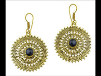 Load image into Gallery viewer, Ohrringe Onyx Zopf Kreis Punkte Dreiecke Messing Ohrhänger braun nickelfrei antik golden Tribal
