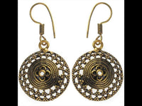 Cargar imagen en el visor de la galería, Ohrringe Halbkugel Blume Seil Messing antik golden Tribal Ohrhänger nickelfrei dunkel Piercing Brass
