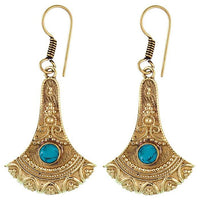 Load image into Gallery viewer, Ohrringe Axt Punkte verziert Türkis Messing antik golden nickelfrei Ohrhänger Tribal Brass
