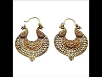 Load image into Gallery viewer, Ohrringe Spiralbögen Blume Bögen Punkte Messing antik golden Tribal Brass Schmuck
