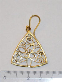 Load image into Gallery viewer, Ohrringe Dreieck Mandel Spiralen Messing antik golden Tribal Brass Ohrhänger nickelfrei Schmuck
