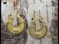 Load image into Gallery viewer, Brass Ohrringe goldfarben rund Ornament Blumen Muster Gitter Kugeln antik golden
