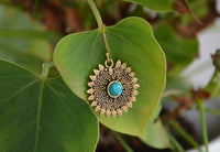 Load image into Gallery viewer, Ohrringe Türkis Stein Zopf Blätter Punkte Dreiecke Messing Ohrhänger türkis nickelfrei gold
