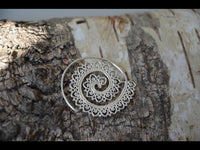 Cargar imagen en el visor de la galería, Ohrringe Spiralen White Brass silber Herzbögen rhodiniert
