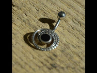 Load image into Gallery viewer, Bauchnabel Piercing Edelstahl Silber Punkte Spirale Inlay
