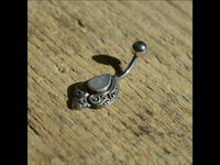 Load image into Gallery viewer, Bauchnabelpiercing aus Edelstahl Silber als Schnörkel Träne
