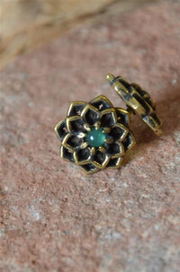 Cargar imagen en el visor de la galería, Messing Stein Kristall Ohrstecker gold Sternblume 12mm
