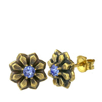 Load image into Gallery viewer, Messing Stein Kristall Ohrstecker gold Blümchen 10mm
