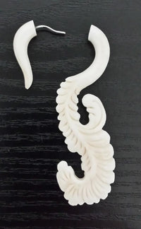 Cargar imagen en el visor de la galería, Fake Piercing Bone Edelstahl weiß Spiralen Sterne Spike Ohrstecker Ohrring
