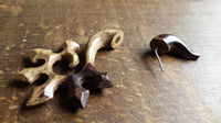 Load image into Gallery viewer, Fake Piercing Sonoholz Edelstahl handgeschnitzt groß hell dunkelbraun Dehner
