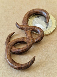 Cargar imagen en el visor de la galería, Parasit-Holz Ohr Piercing 4mm Schnörkel Dehnschnecke
