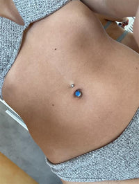 Load image into Gallery viewer, Bauchnabelpiercing Bananapiercing Edelstahl blau Zirkonia Steine 2 Kugeln
