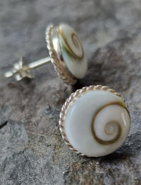 Load image into Gallery viewer, Shivaauge Zopfmuster rund Ohrstecker 925 Sterling Silber
