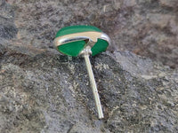 Load image into Gallery viewer, Ohrstecker Jade grün Tropfen 8 mm 925er Sterling Silber Rand Stein Silberohrstecker
