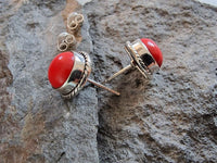 Load image into Gallery viewer, Ohrstecker Zopf Rand Jaspis rot rund 8 mm 925er Sterling Silber Stein Silberohrstecker
