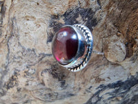 Load image into Gallery viewer, Ohrstecker Zopf Rand Granat rot rund 8 mm 925er Sterling Silber Stein Silberohrstecker
