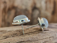 Cargar imagen en el visor de la galería, Ohrstecker Mondstein oval 925 Sterling Silber 15mm
