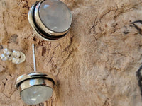 Cargar imagen en el visor de la galería, Silberohrstecker Mondstein rund Ohrringe Ohrstecker Damen Ohrring Stecker 925er Sterling Silber
