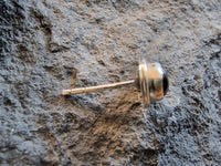 Load image into Gallery viewer, Ohrstecker,dunkelrot, Granat, Rand dick, rund, 8mm Ø, in Silber eingefasst, 925er Sterlingsilber-Stift
