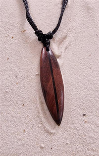 Cargar imagen en el visor de la galería, Unisex Surfbrett Kette mit Sono Holzanhänger
