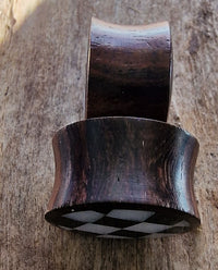 Load image into Gallery viewer, Organic Sonoholz Plug Schachbrett Resin Perlmutt schwarz weiß Tribal
