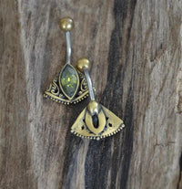 Cargar imagen en el visor de la galería, Bauchnabelpiercing Messing Edelstahl Marquise Schliff - chic - net.de
