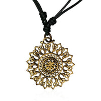 Load image into Gallery viewer, Baumwolle Kette schwarz Anhänger rund Mandala Brass antik golden - chic - net.de
