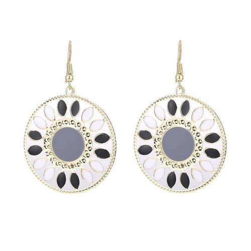 Brass Blume Rad golden Ohrringe Emaille schwarz weiß grau rund Ohrhänger 4 cm - chic - net.de