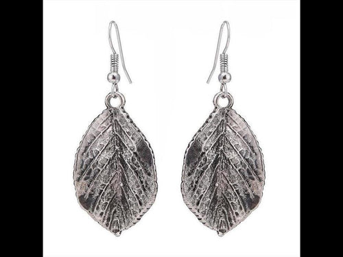 Brass Ohrringe silberfarben oxidiert Blatt Struktur Maserung fein - chic - net.de