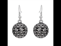 Cargar imagen en el visor de la galería, Brass Ohrringe silberfarben schwarz oxidiert Kugeln antik Kreise - chic - net.de
