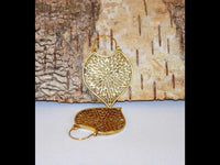 Load image into Gallery viewer, Brass Ohrringe Tribal Tropfen Blatt Blumenmuster antik golden Messing - chic - net.de
