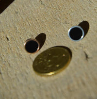 Load image into Gallery viewer, Chirurgischer Edelstahl Ohrstecker rund schwarz 10mm - chic - net.de
