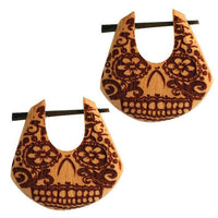 Load image into Gallery viewer, Pin Creolen Jackfrucht Holz hell Horn-Pin 23 mm Träne dunkle Gravur Motiv
