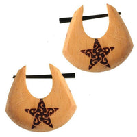 Load image into Gallery viewer, Pin Creolen Jackfrucht Holz hell Horn-Pin 23 mm Träne dunkle Gravur Motiv
