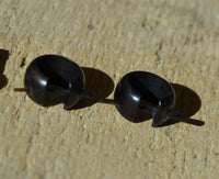 Load image into Gallery viewer, Pin Creolen kleine Ohrstecker schwarz rund breit Holz
