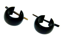 Load image into Gallery viewer, Pin Creolen kleine Ohrstecker schwarz rund breit Holz
