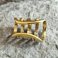 Cargar imagen en el visor de la galería, Ear cuff Dread Lock Bead Messing gold 5 Ringe - chic - net.de
