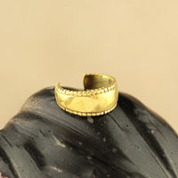 Load image into Gallery viewer, Ear cuff Dread Lock Bead Messing gold Punkterand glatt - chic - net.de
