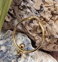 Cargar imagen en el visor de la galería, Edelstahl Creolen - Clusterohrringe in PVD Goldbeschichtung - chic - net.de
