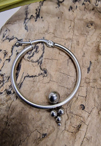 Cargar imagen en el visor de la galería, Edelstahl Creolen - Clusterohrringe in PVD Goldbeschichtung - chic - net.de
