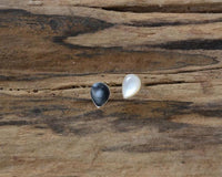 Load image into Gallery viewer, Ohrstecker 925 Silber Tropfen Träne E-Coat Shell Muschel
