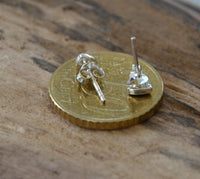 Load image into Gallery viewer, Ohrstecker 925 Sterling Silber Herz Stein eingefasst
