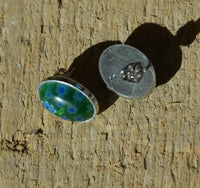 Load image into Gallery viewer, Edelstahl Ohrstecker Muranoglas grün oval 16mm Blumen
