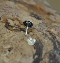 Load image into Gallery viewer, Ohrstecker 925 Silber Opal E-Coat oxidiert Sonne Rad
