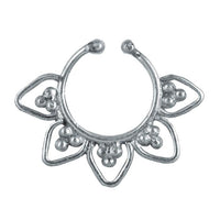Load image into Gallery viewer, Fake Nasenring mit kleinen Kugeln als Dreieck verziert 925 Sterling Silber - chic - net.de
