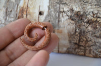 Load image into Gallery viewer, Fake Piercing Edelstahl Holz Zacken Dehnschnecke - chic - net.de
