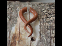 Load image into Gallery viewer, Fake Piercing Edelstahl Rosenholz Bogen gewunden - chic - net.de
