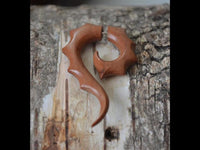 Load image into Gallery viewer, Fake Piercing Edelstahl Rosenholz Zacken Spirale - chic - net.de
