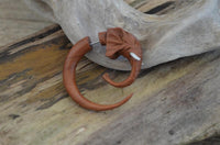 Load image into Gallery viewer, Fake Piercing Ohrring Elefant Rosenholz Bone Edelstahl - chic - net.de
