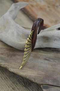 Load image into Gallery viewer, Fake Piercing Ohrring Narraholz Edelstahl Brass Schwan - chic - net.de
